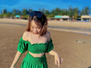 Beautiful BBW teen BabieePretty Wants a Stranger